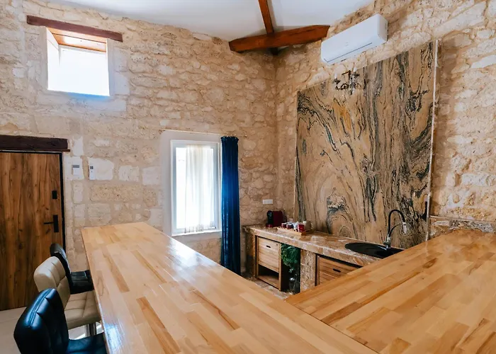 Domaine De Pagnon Gironde Bed & Breakfast 4*